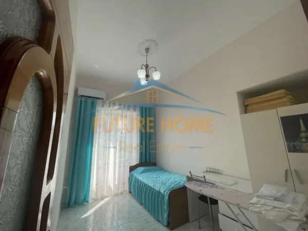 Tirane, jepet me qera apartament 2+1 Kati 4, 75 m² 600 € (SHALLVARET)