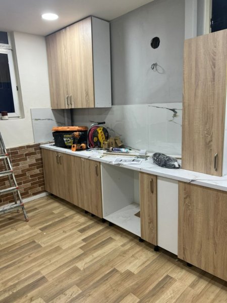 Tirane, jepet me qera apartament 2+1+Aneks+Ballkon Kati 1, 100 m² 500 € (vasil shanto)