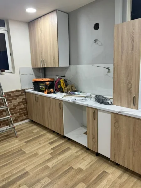 Tirane, jepet me qera apartament 2+1+Aneks+Ballkon Kati 1, 100 m² 500 € (vasil shanto)