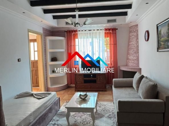 Tirane, jepet me qera garsoniere, Kati 1, 300 €, FUSHA E AVIACIONIT.
