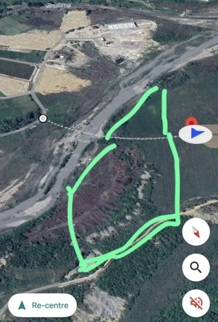 Tirane, shitet toke , 16.900 m² 2.120.000 € (Picalle)