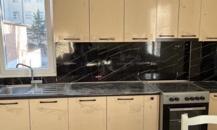Tirane, jepet me qera apartament 1+1 Kati 2, 55 m² 400 € (RRUGA DIBRES)