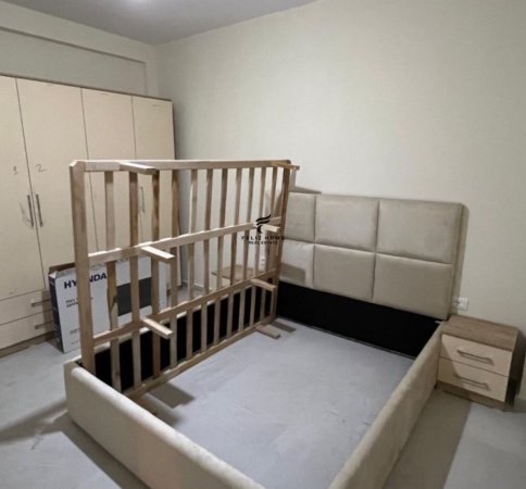 Tirane, jepet me qera apartament 1+1 Kati 2, 55 m² 400 € (RRUGA DIBRES)
