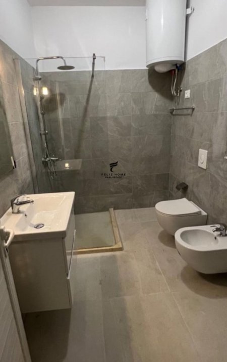 Tirane, jepet me qera apartament 1+1 Kati 2, 55 m² 400 € (RRUGA DIBRES)