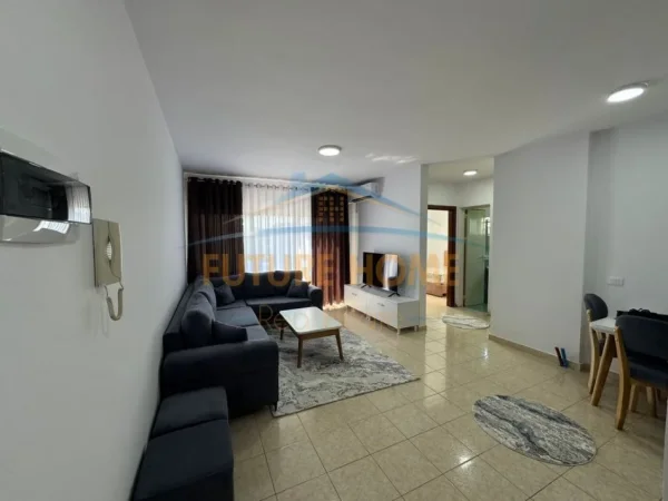 Tirane, jepet me qera apartament 2+1 Kati 4, 83 m² 650 € (Ish Fusha e Aviacionit)