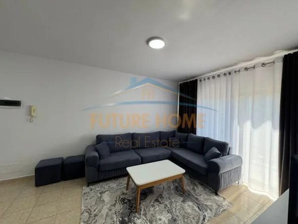 Tirane, jepet me qera apartament 2+1 Kati 4, 83 m² 650 € (Ish Fusha e Aviacionit)