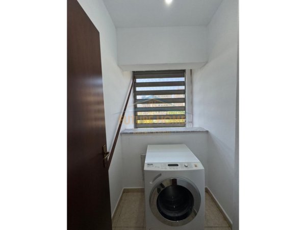 Tirane, jepet me qera apartament 2+1 Kati 4, 83 m² 800 € (Ish Fusha e Aviacionit)