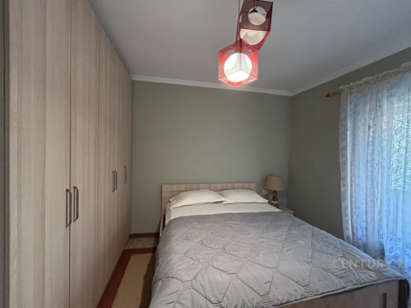 Tirane, jepet me qera apartament 2+1 Kati 4, 110 m² 700 € (Rr. Bardhok Biba)