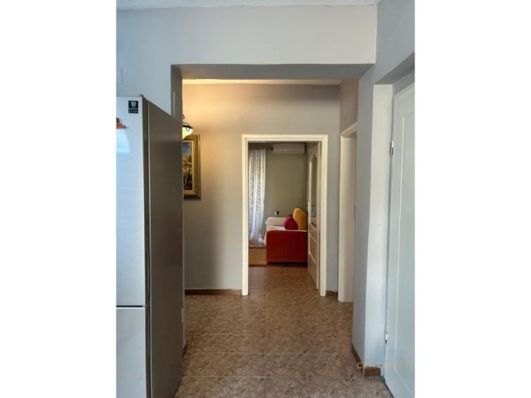 Tirane, jepet me qera apartament 2+1 Kati 4, 110 m² 700 € (Rr. Bardhok Biba)
