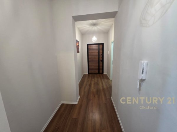 Tirane, jepet me qera apartament 2+1+Aneks+Ballkon Kati 1, 103 m² 650 € (Ne zonen e Xhamllikut)