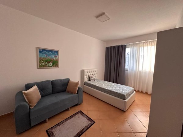Tirane, jepet me qera apartament 2+1 Kati 9, 95 m² 700 € (Prane Rruges se Kosovareve)