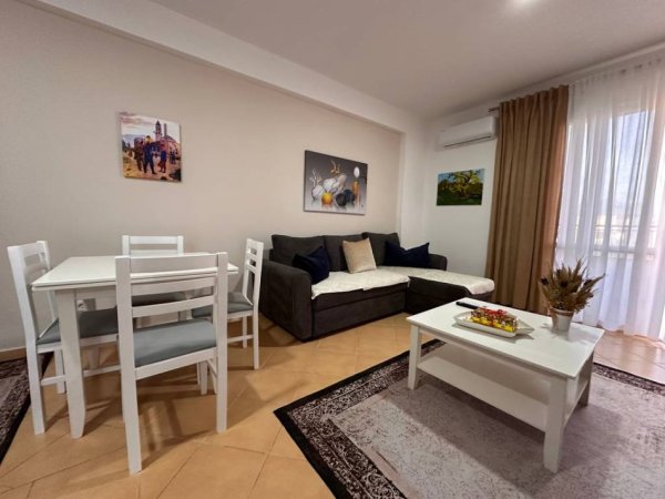 Tirane, jepet me qera apartament 2+1 Kati 9, 95 m² 700 € (Prane Rruges se Kosovareve)