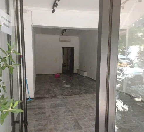 Tirane, jepet me qera dyqan Kati 1, 45 m² 500 € (QYTET STUDENTI)