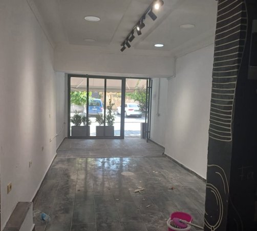 Tirane, jepet me qera dyqan Kati 1, 45 m² 500 € (QYTET STUDENTI)