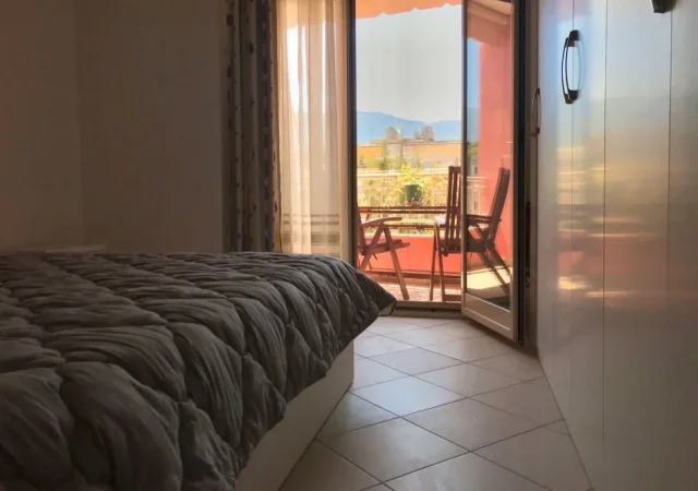 Radhime - Orikum, jepet me qera apartament 1+1+Ballkon Kati 2, 70 m² 300 € 