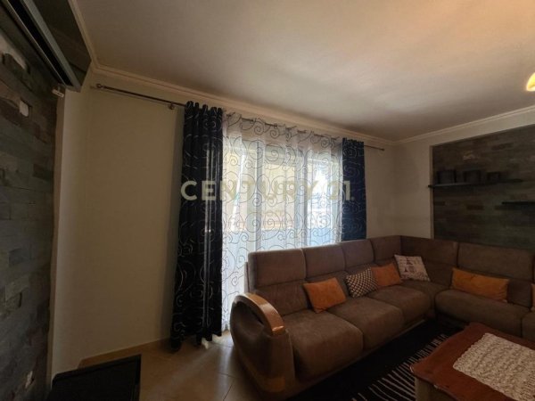 Tirane, jepet me qera apartament 2+1+Aneks+Ballkon Kati 8, 127 m² 600 € (Ne zonen e Don Boskos)