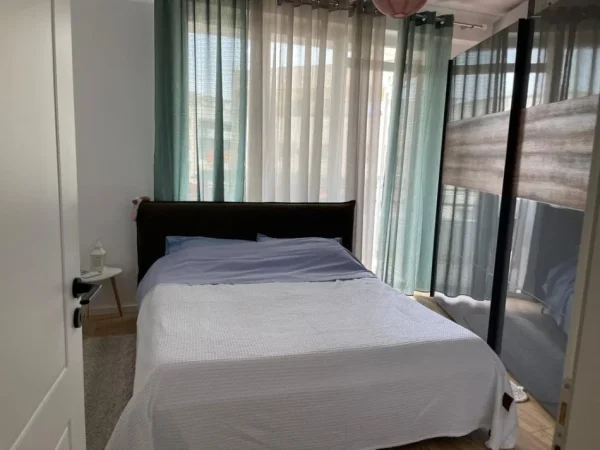 Tirane, jepet me qera apartament 1+1 Kati 7, 70 m² 470 € (Adtir)