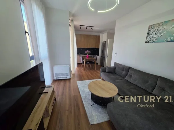Tirane, jepet me qera apartament 2+1+Aneks+Ballkon Kati 1, 103 m² 650 € (Xhamllik)