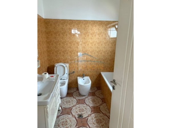 Tirane, jepet me qera apartament 2+1 Kati 3, 100 m² 750 € (Myslym Shyr)
