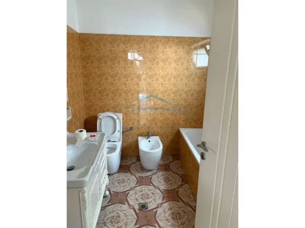 Tirane, jepet me qera apartament 2+1 Kati 3, 100 m² 750 € (Myslym Shyr)