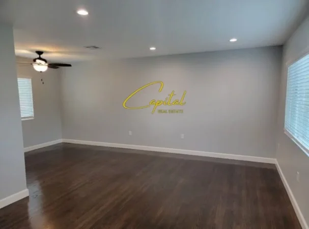 Tirane, jepet me qera zyre Kati 6, 95 m² 650 € (21 DHJETORI)