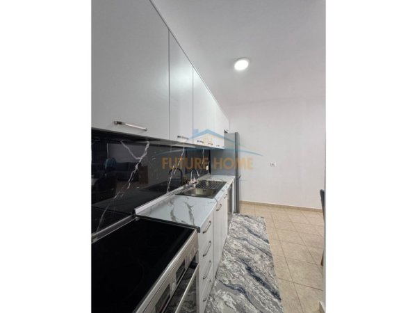 Tirane, jepet me qera apartament 2+1+Ballkon Kati 4, 83 m² 800 € (Fusha e Aviacionit)