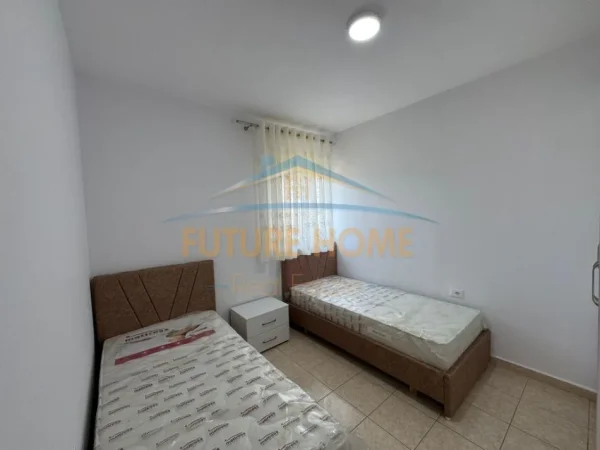 Tirane, jepet me qera apartament 2+1+Ballkon Kati 4, 83 m² 800 € (Fusha e Aviacionit)