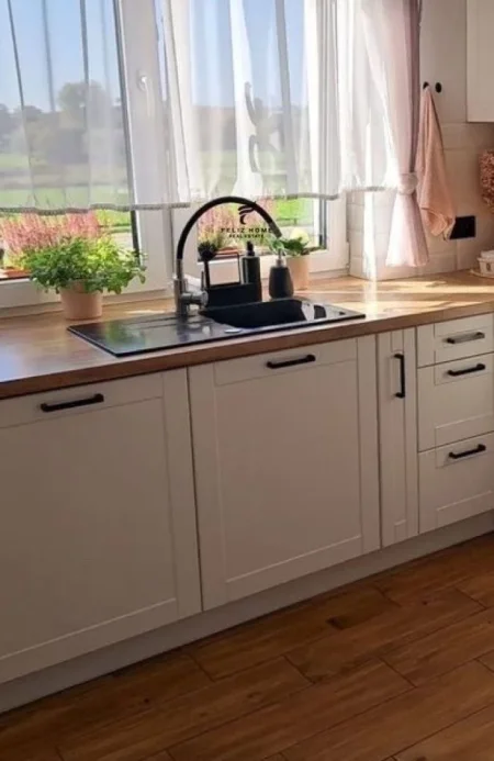 Tirane, jepet me qera apartament 3+1 Kati 1, 100 m² 600 € (SELITE)