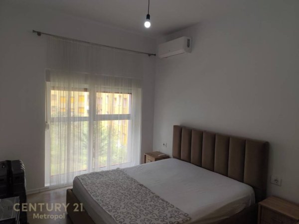Tirane, jepet me qera apartament 3+1 Kati 2, 121 m² 700 € (Kompleksi Mangalem)