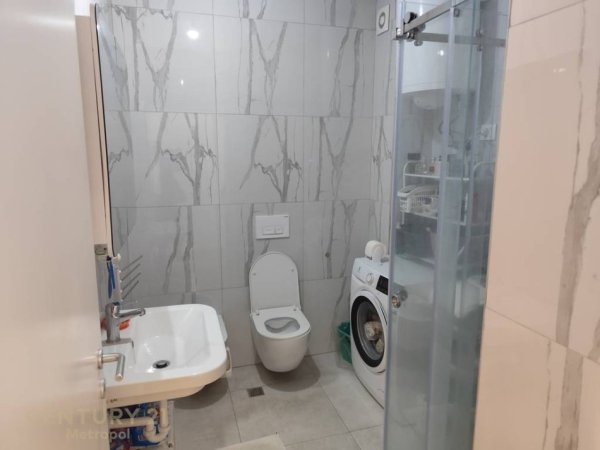 Tirane, jepet me qera apartament 3+1 Kati 2, 121 m² 700 € (Kompleksi Mangalem)