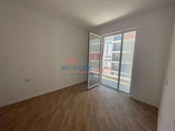 Tirane, shitet apartament 1+1+Ballkon Kati 3, 63 m² 78.000 € (Univers City)