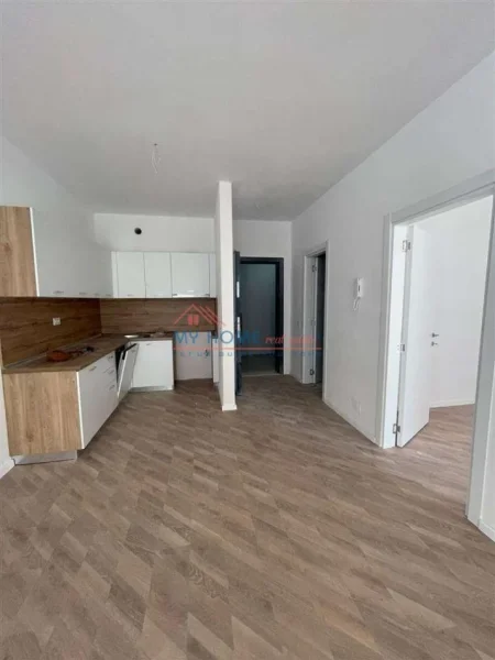 Tirane, shitet apartament 1+1+Ballkon Kati 3, 63 m² 78.000 € (Univers City)