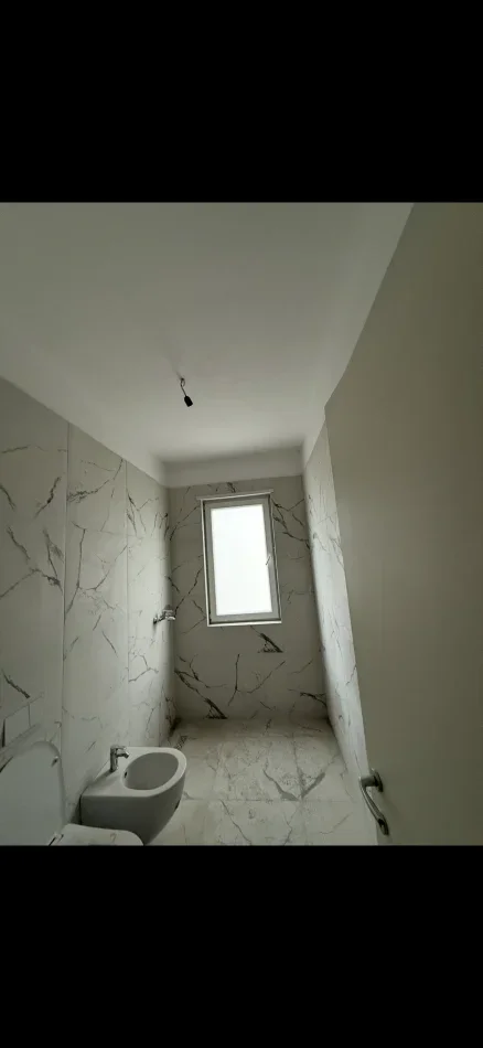 Tirane, shitet apartament 2+1+Ballkon Kati 7, 84 m² 93.000 € (Univers City Gati Per Banim Prane Parkut)