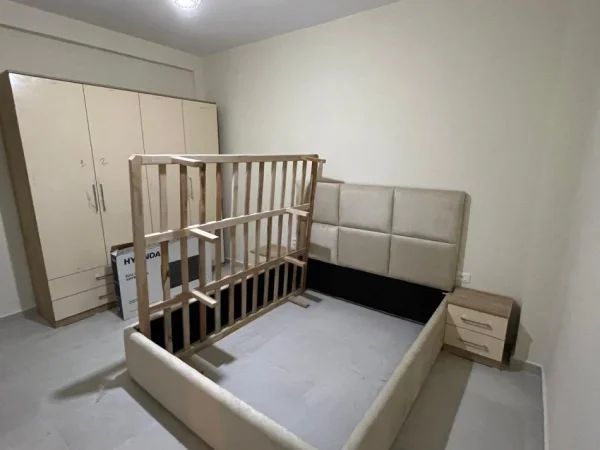 Tirane, jepet me qera apartament 1+1+Ballkon Kati 2, 55 m² 400 € (SHKOLLA E BASHKUAR)