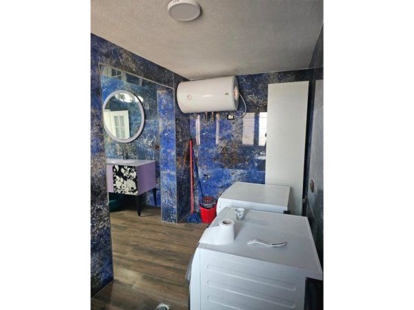 Tirane, jepet me qera apartament 2+1 Kati 3, 150 m² 650 € 