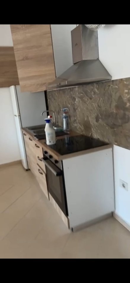 Tirane, shitet apartament 1+1+Ballkon Kati 1, 80 m² (YZBERISHT)