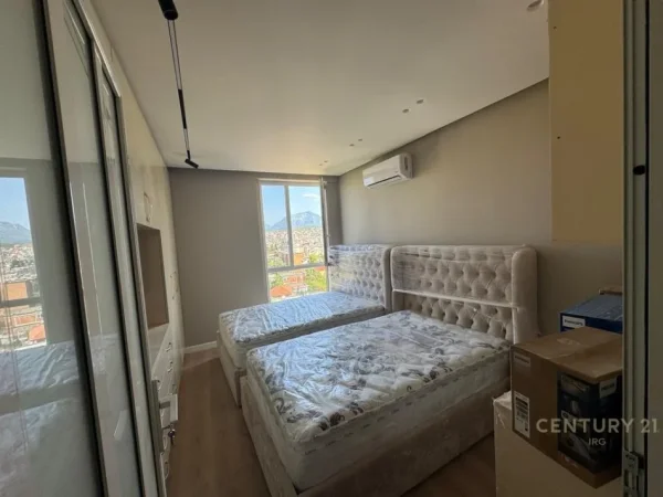 Tirane, shitet apartament 2+1+Aneks+Ballkon Kati 7, 108 m² 240.000 € (Xhamllik , Shkolla e Bashkuar)