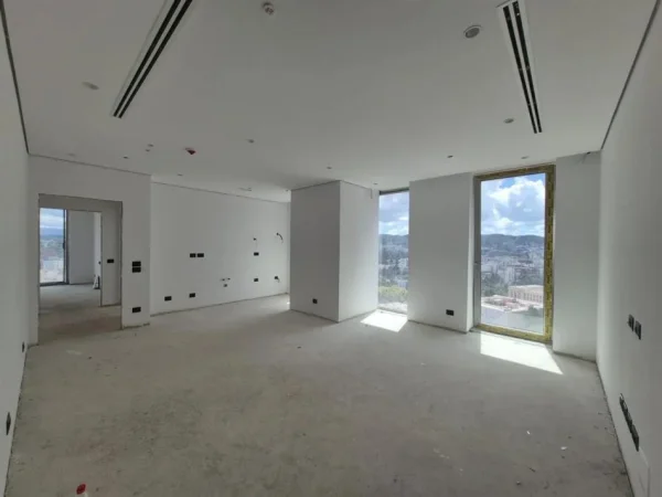 Shqiperi, jepet me qera zyre Kati 13, 150 m² 3.000 € (Downtown 1)