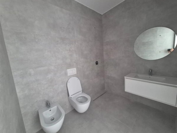 Shqiperi, jepet me qera zyre Kati 13, 150 m² 3.000 € (Downtown 1)