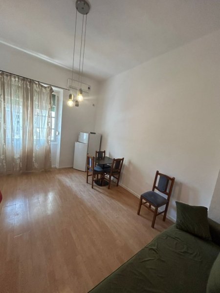 Tirane, jepet me qera apartament 2+1 Kati 3, 81 m² 650 € (Sheshi Willson)