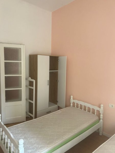Tirane, jepet me qera apartament 2+1 Kati 3, 81 m² 650 € (Sheshi Willson)