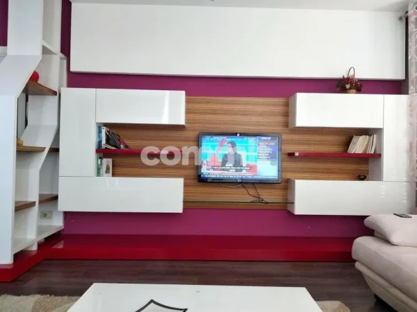 Tirane, jepet me qera apartament 2+1 ,