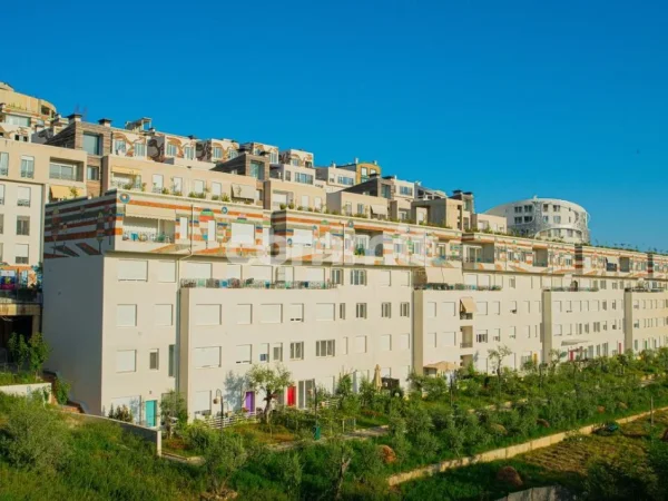 Tirane, jepet me qera apartament 2+1 ,