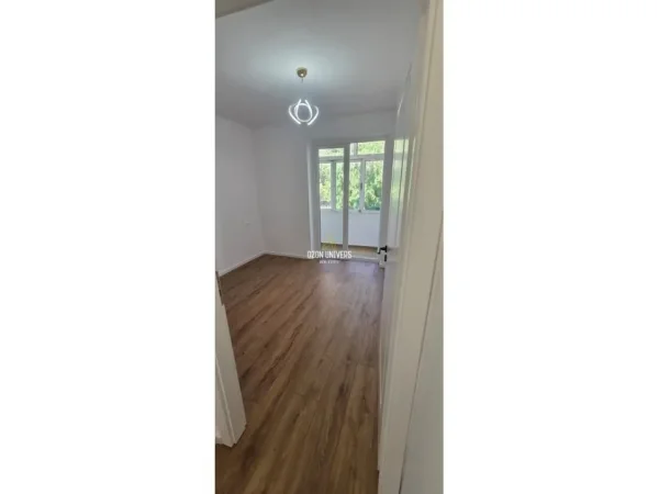 Tirane, shitet apartament 1+1 Kati 3, 42 m² 135.000 € (rruga myslym shyri)