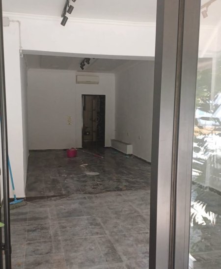 Tirane, jepet me qera dyqan Kati 0, 45 m² 500 € (QYTET STUDENTI)