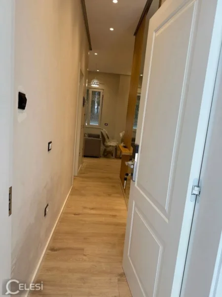 Tirane, jepet me qera apartament 1+1+Ballkon Kati 2, 60 m² 800 € (RRUGA E DIBRES QENDER)