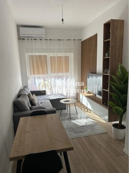 Tirane, jepet me qera apartament 1+1 Kati 7, 60 m² 400 € (Ali Demi)