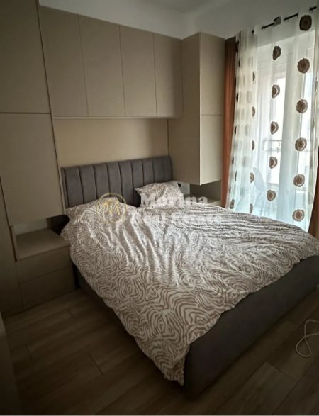 Tirane, jepet me qera apartament 1+1 Kati 7, 60 m² 400 € (Ali Demi)