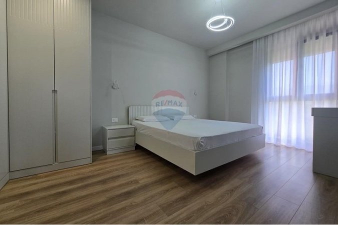 Tirane, shitet apartament 2+1+Ballkon , 120 m² 260.000 € 