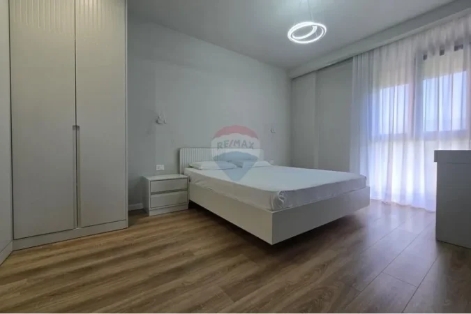 Tirane, shitet apartament 2+1+Ballkon , 120 m² 260.000 € 